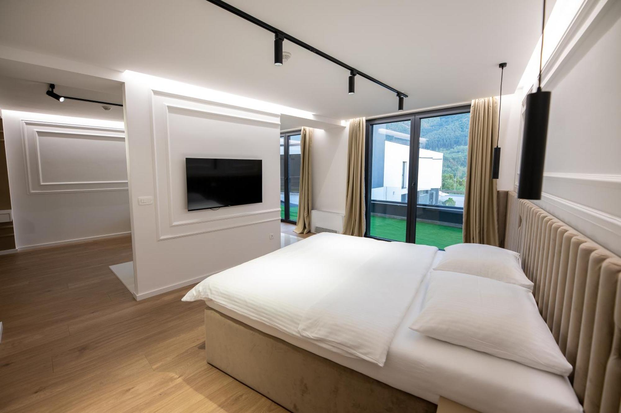 Hotel In Zepce Екстериор снимка
