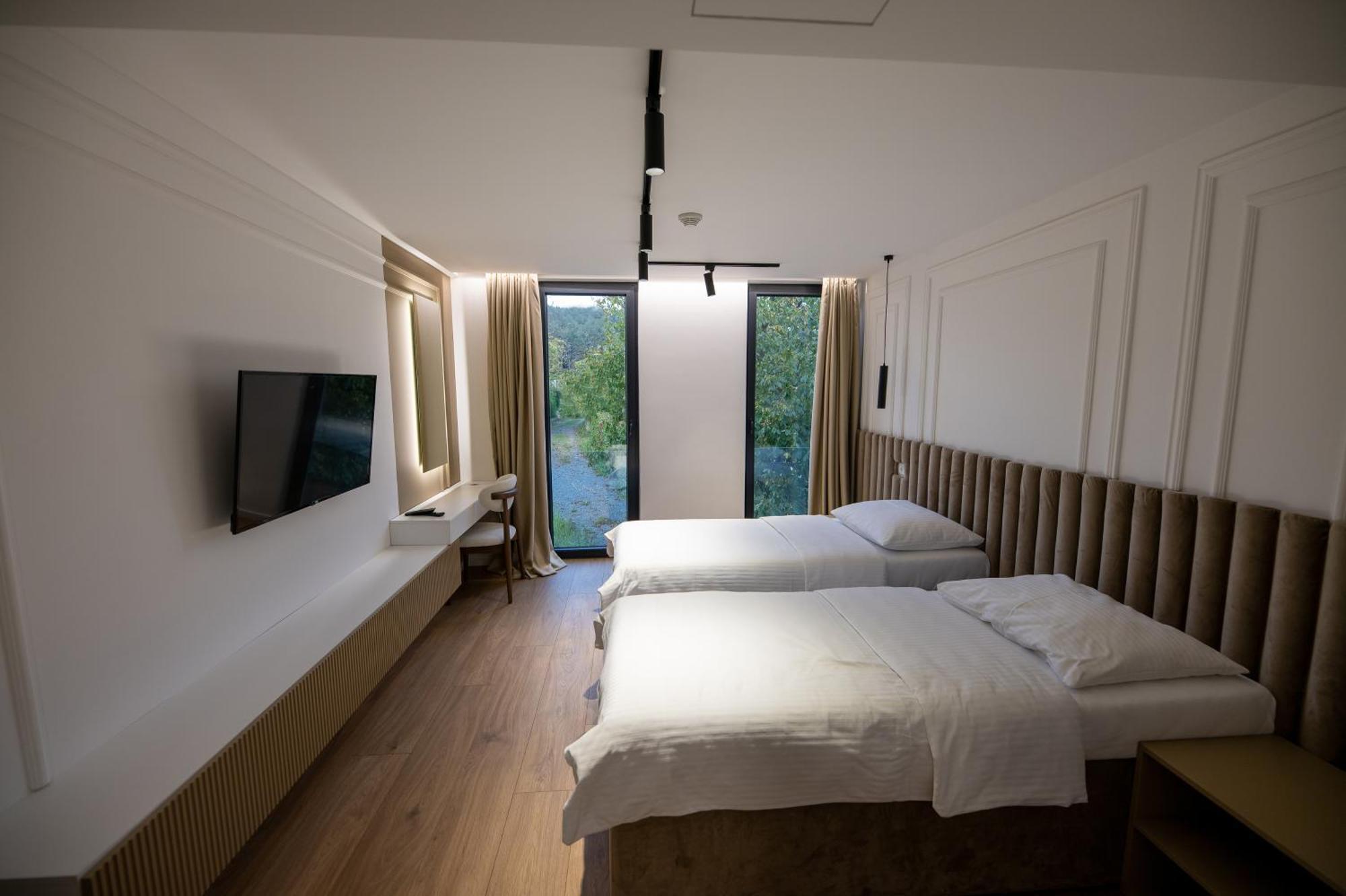 Hotel In Zepce Екстериор снимка