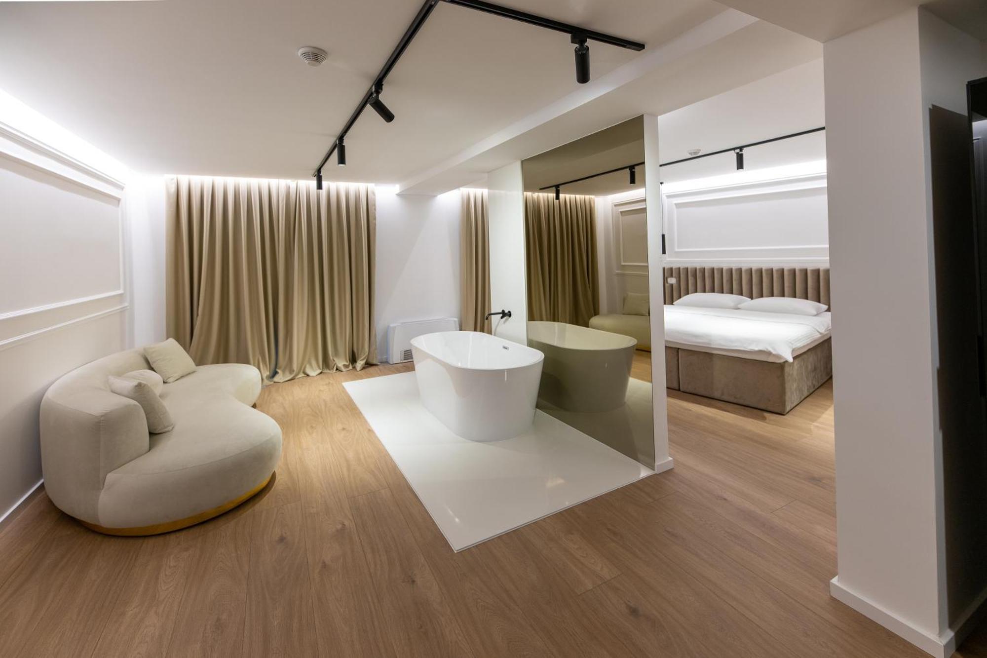 Hotel In Zepce Екстериор снимка