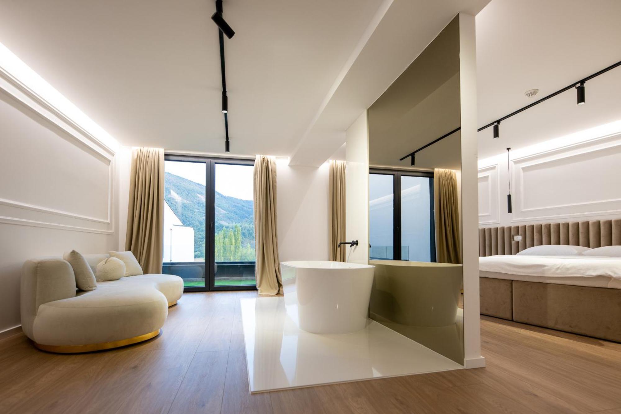 Hotel In Zepce Екстериор снимка