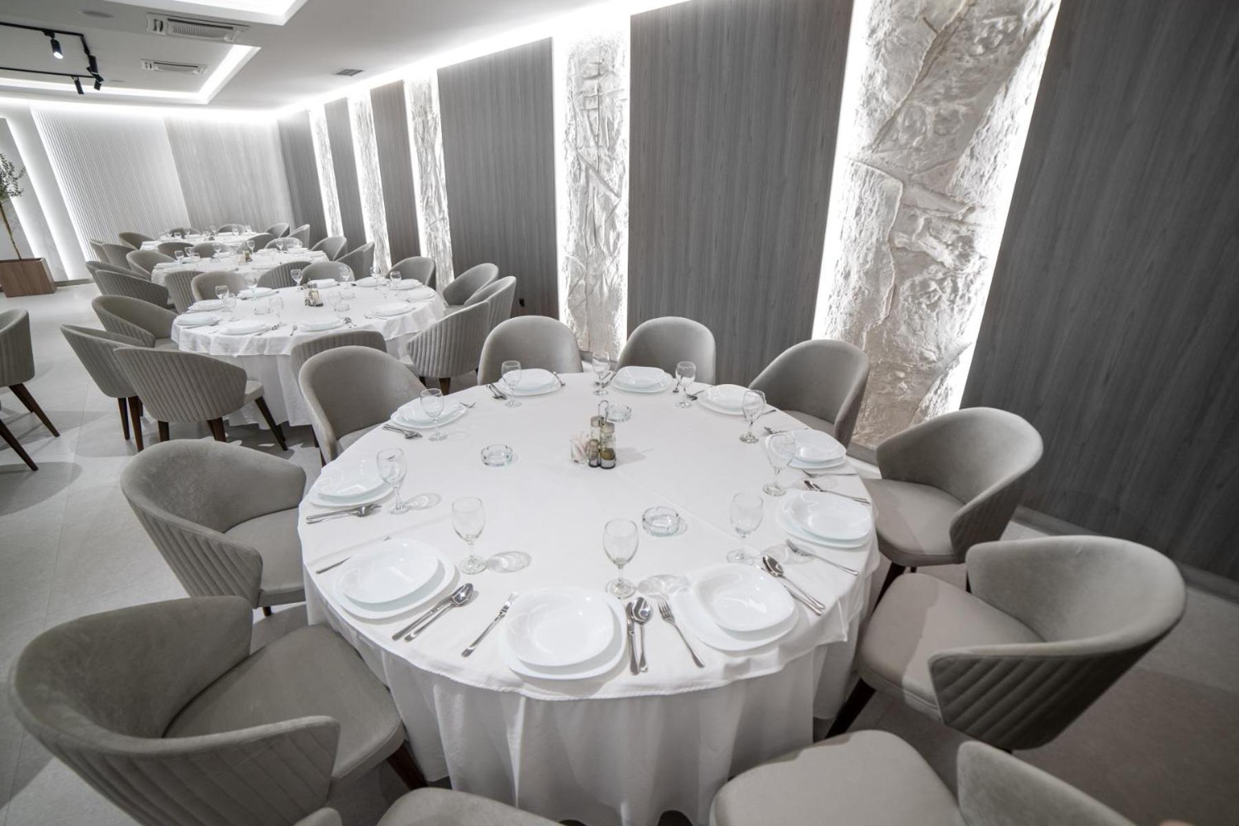 Hotel In Zepce Екстериор снимка