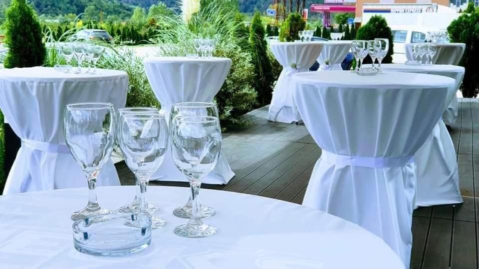 Hotel In Zepce Екстериор снимка