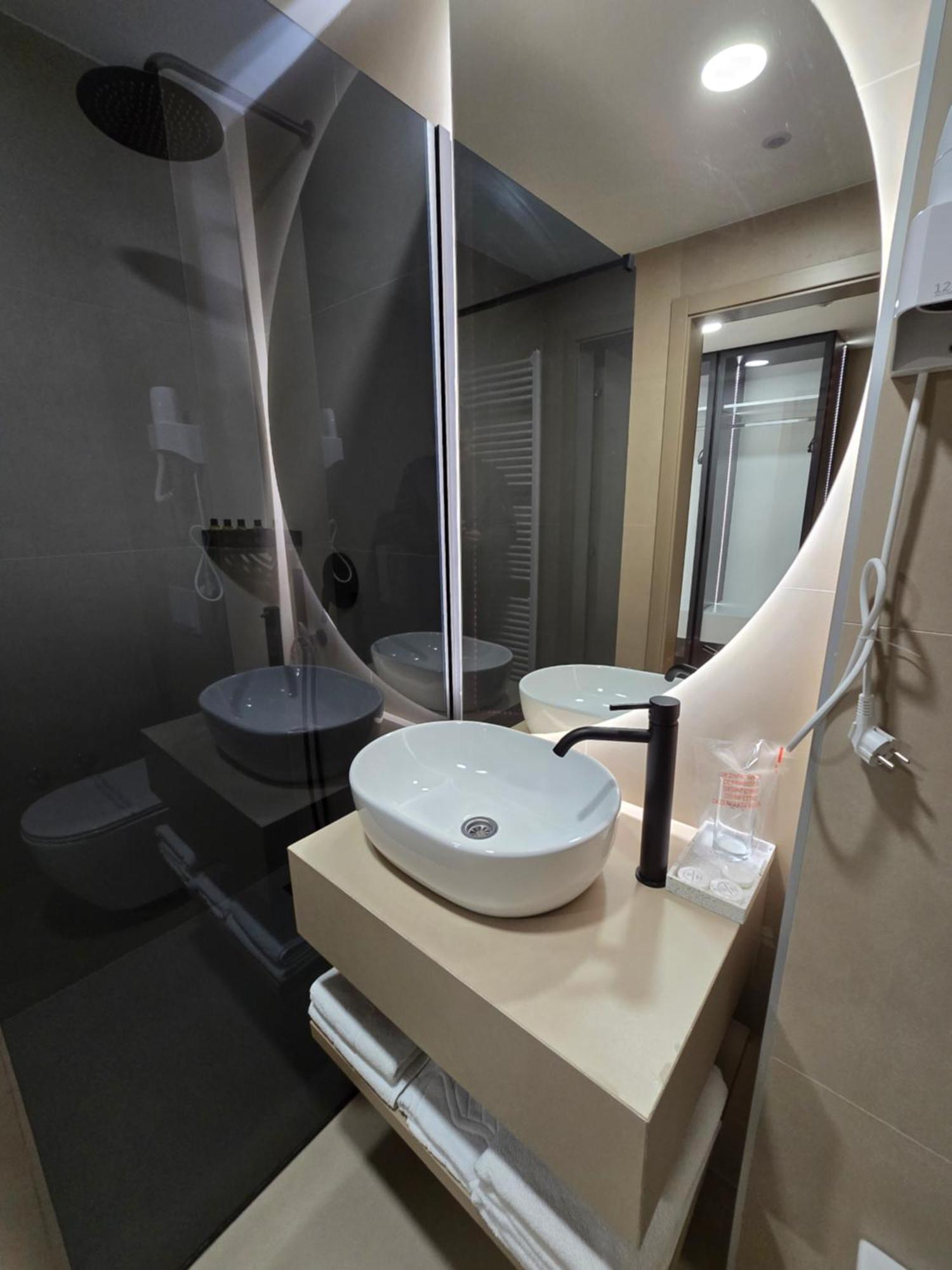 Hotel In Zepce Екстериор снимка