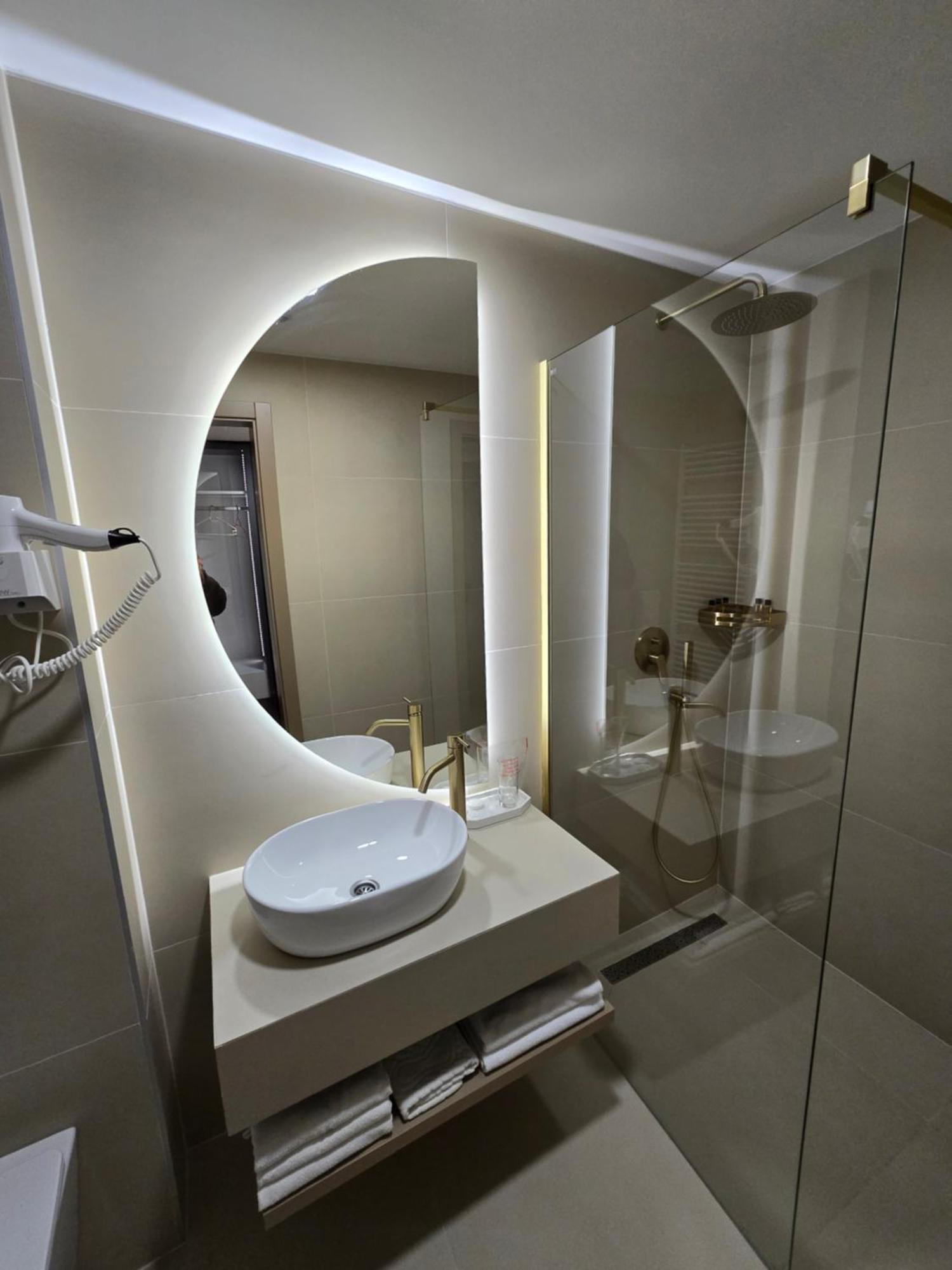 Hotel In Zepce Екстериор снимка