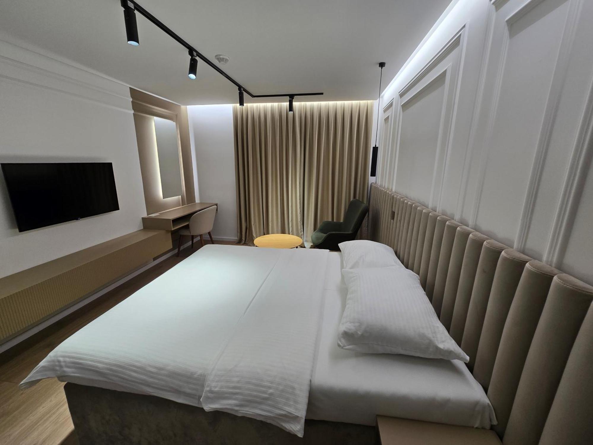 Hotel In Zepce Екстериор снимка